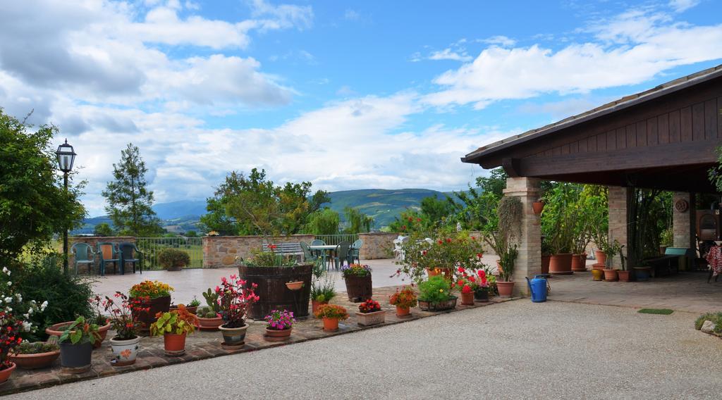 Bed and Breakfast Casale Il Cerqueto Сан-Северино-Марке Экстерьер фото